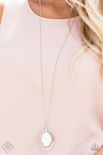 Load image into Gallery viewer, Metro Must Have White Necklace