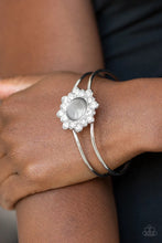 Load image into Gallery viewer, Palace Dream Silver Hinged Bracelet