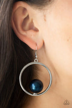 Load image into Gallery viewer, Solitaire Refinement Blue Earrings