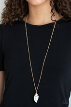 Load image into Gallery viewer, Breaking Out of My Shell Gold Necklace