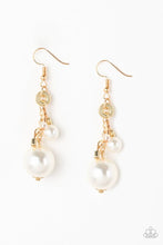 Load image into Gallery viewer, Timelessly Traditional Gold Earrings