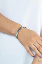 Load image into Gallery viewer, Radiant Edge Silver Hinged Bracelet