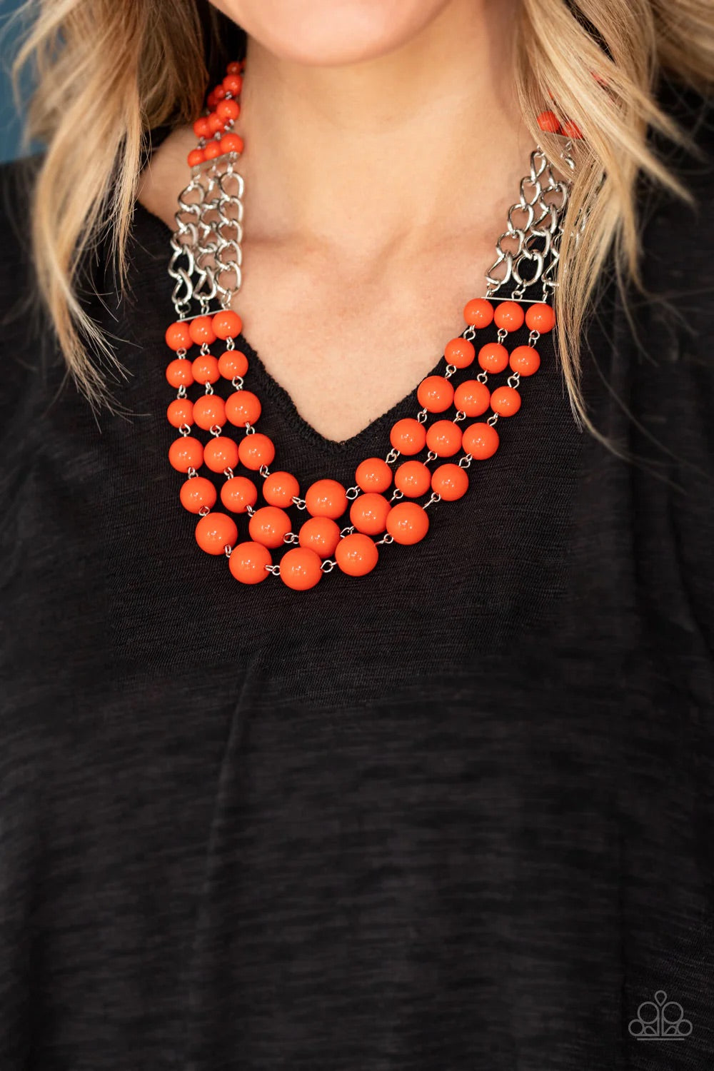 A La Vogue Orange Necklace