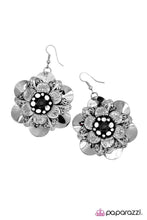 Load image into Gallery viewer, Midnight Garden Black Earrings
