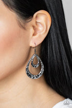 Load image into Gallery viewer, Museum Muse Black Earrings