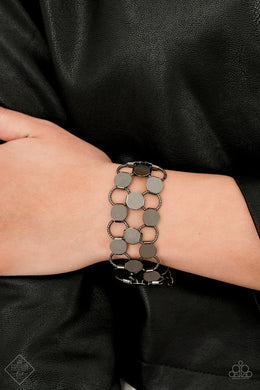 Cast a Wilder Net Black Bracelet