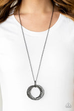 Load image into Gallery viewer, Metal Marathon Black Necklace