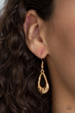 Load image into Gallery viewer, Teardrop Envy Gold Necklace